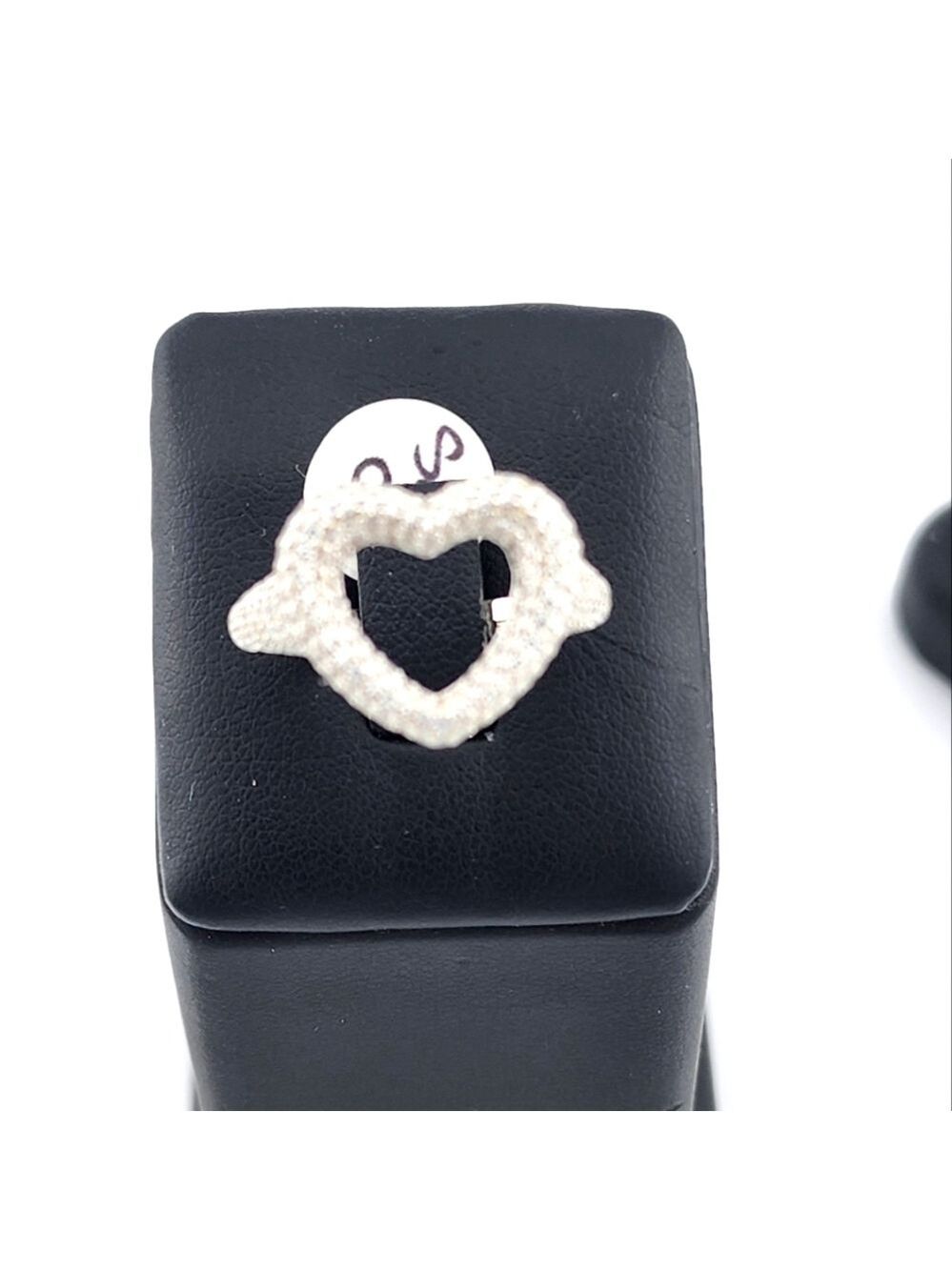 Elegant 925 Sterling Silver Heart Ring – Polished & Chic Design - Picture 3 of 11